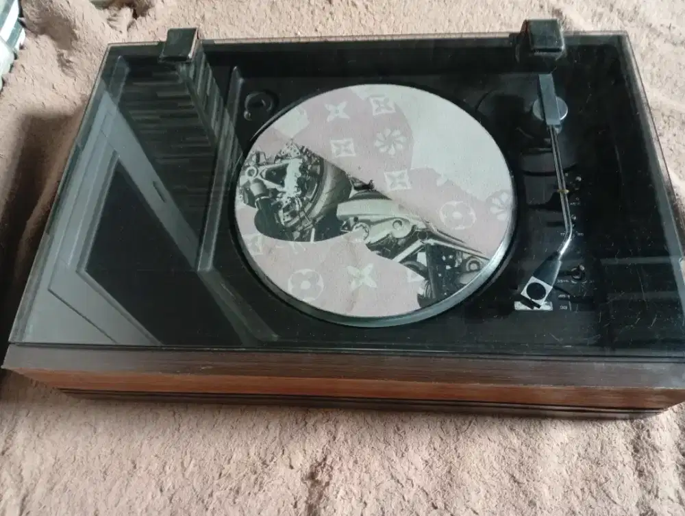 Turntable nasional vintage
