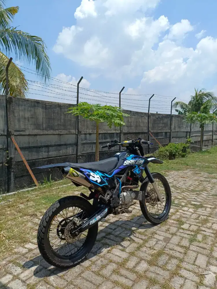 Jual motor klx 150 s tahun 2011 upgrade klx L