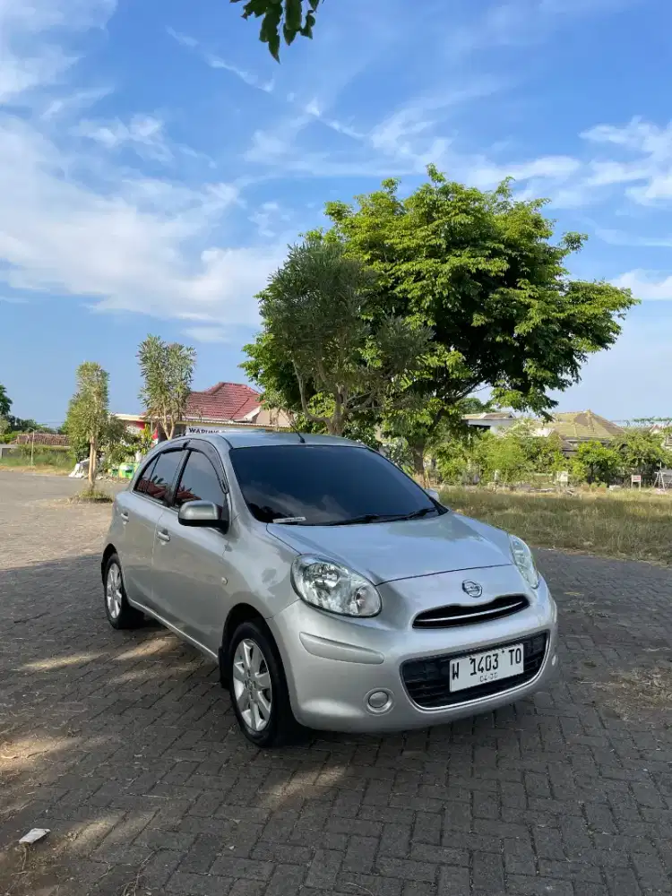 Nissan March matic 2011