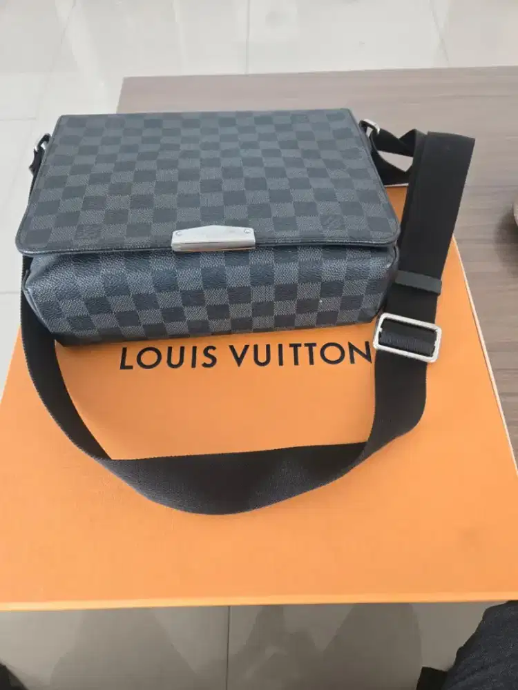 Luis Vuitton District