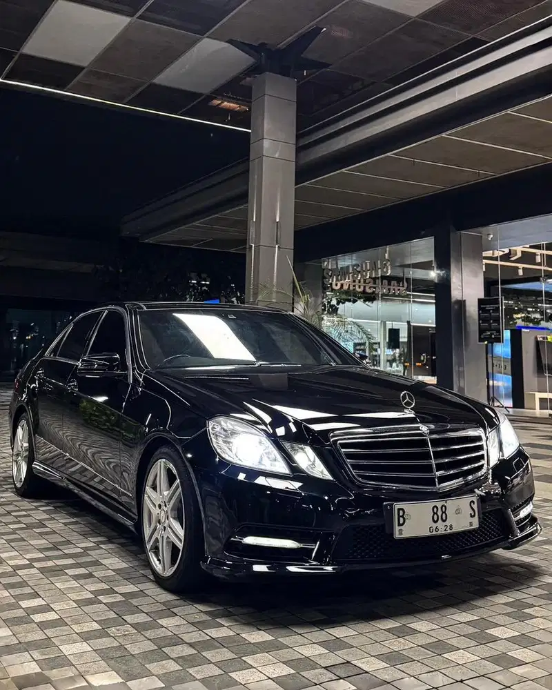 DIJUAL MERCY E300 W212 AMG PACKAGE PANORAMIC 2013 ANTIK
