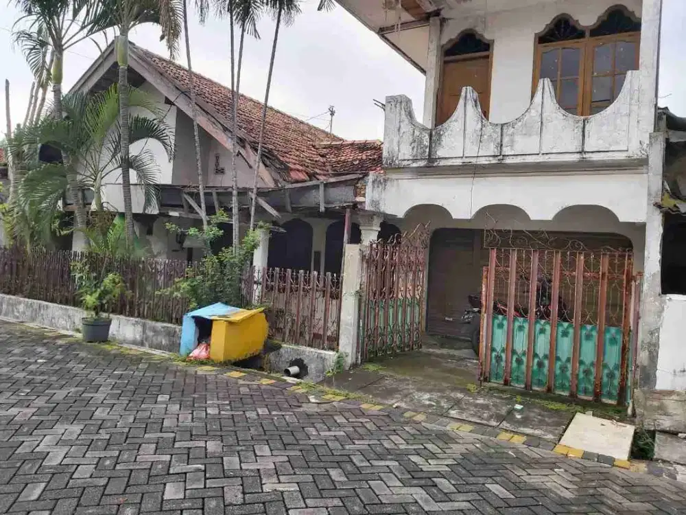 DIJUAL BU HANYA 5.7 JUTA/METER RMH TUA HITUNG TANAH SAJA SHM  KLAMPIS SURABAYA
