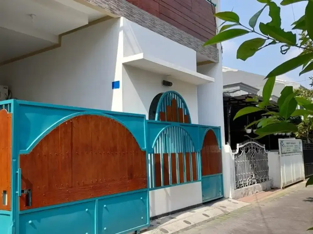 Rumah Terawat Ketintang Strategis, One Gate System