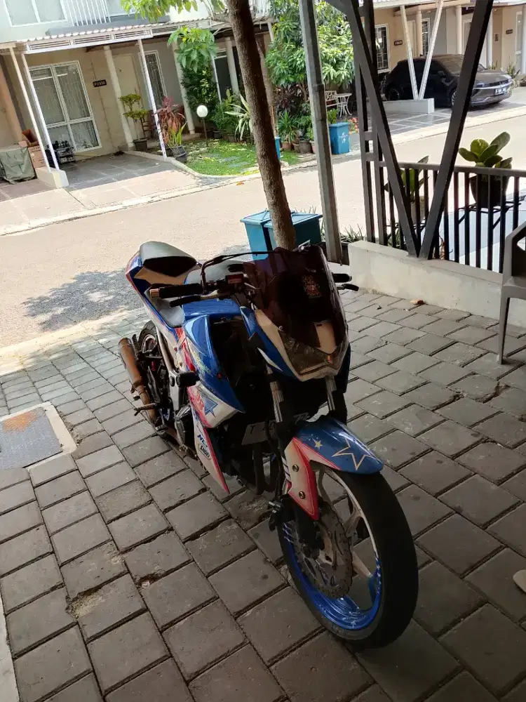 Di jual motor kawasaki ninja 250cc