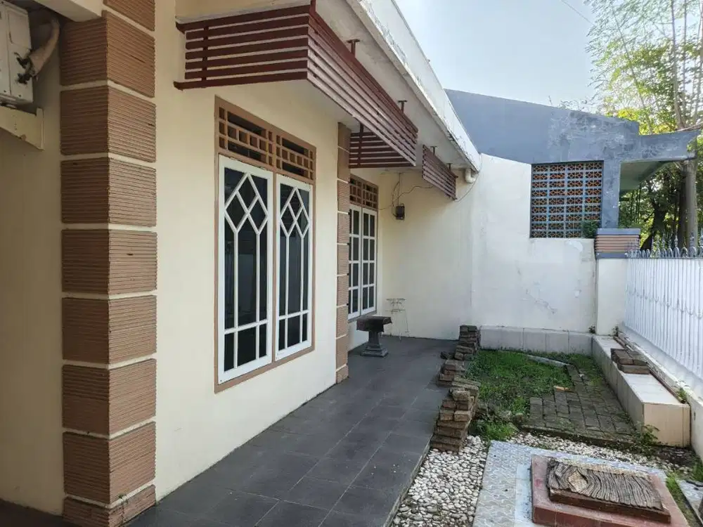 Dijual Rumah  di Perumahan Medayu Selatan  One Gate System  Ada Mesjid