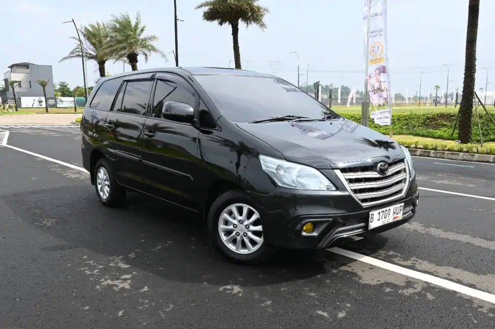 Innova 2.5 Diesel manual 2014 Hitam