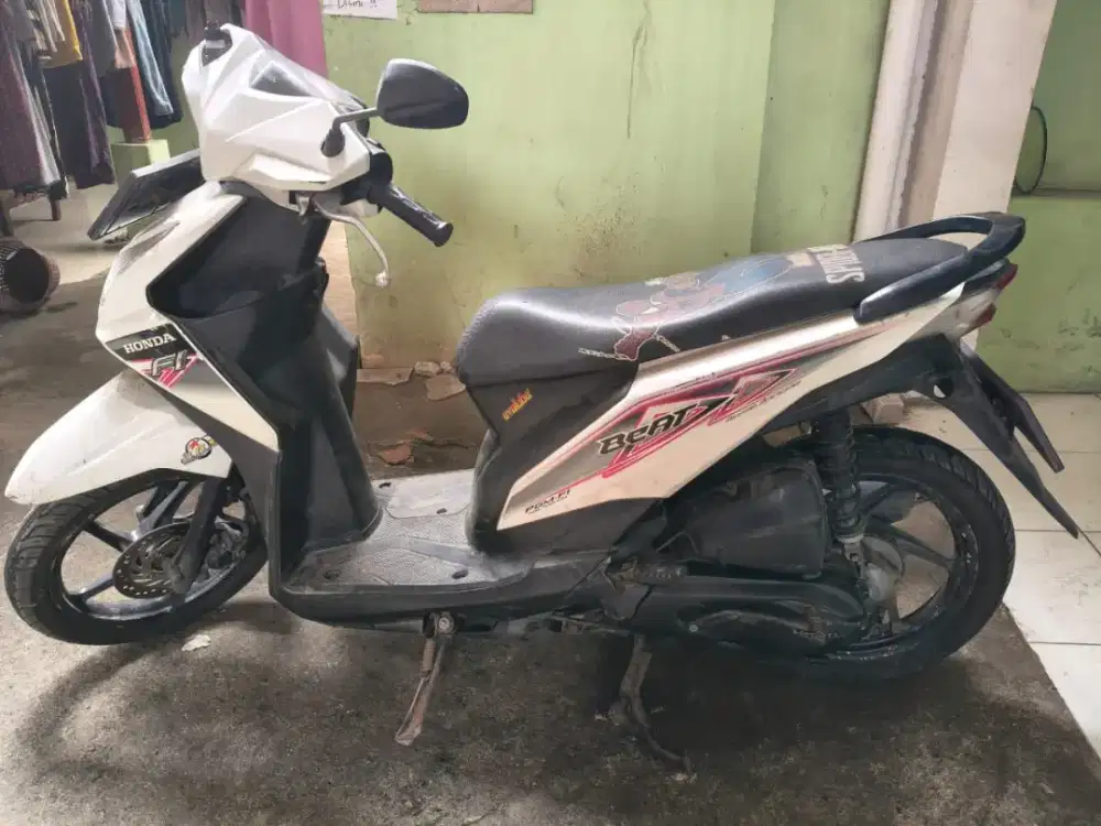 Beat 2013 putih plat A