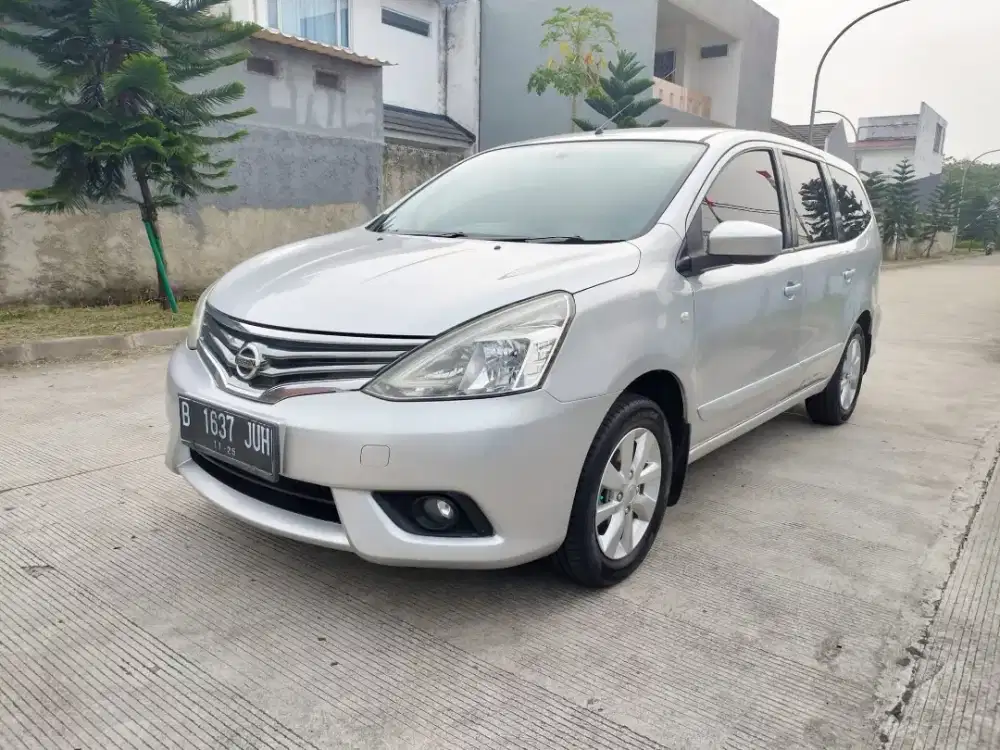 Grand livina 1.5 xv matic 2015
