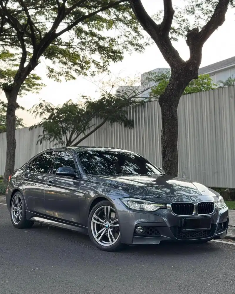 DIJUAL BMW 330i F30 M SPORT 2016 ANTIK