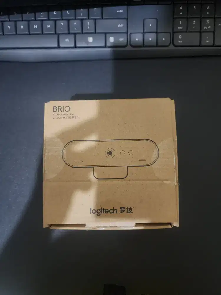 Logitech BRIO 4K FULL HD Webcam, bonus fantech leviosa dan  arm nya