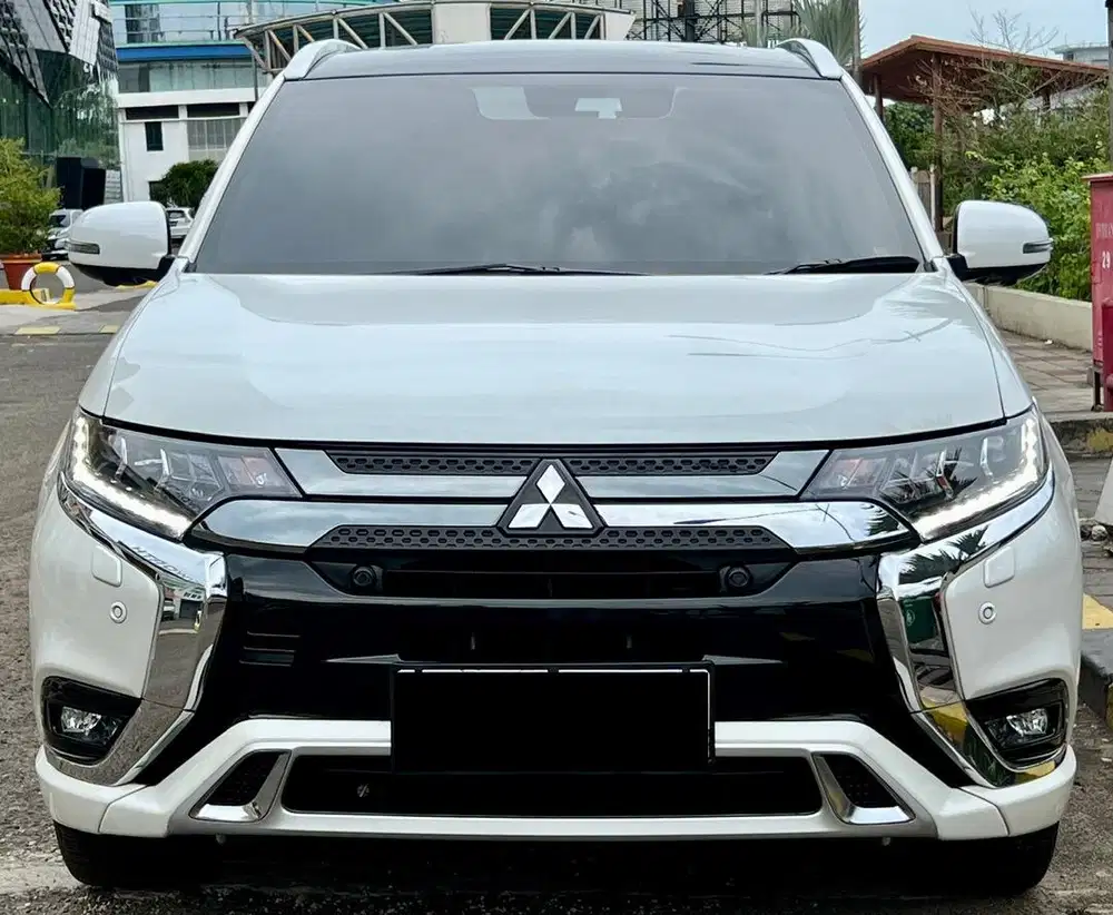 Mitsubishi Outlander PHEV Hybrid 2019 pk 2021 Antik Low KM Murah Bekas