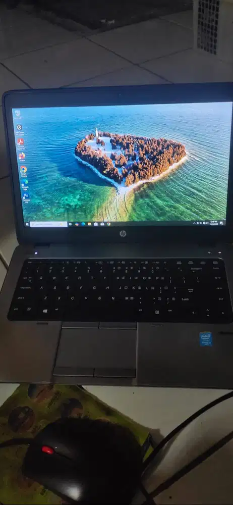 Laptop Buat Kuliah dan Kerja Ram 8GB SSD 240GB Windows 10 Full Update
