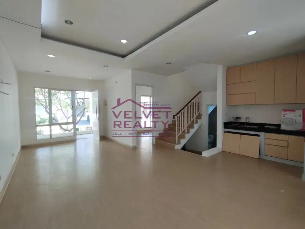 Disewakan Rumah Golf Residence Kemayoran 2 Lantai Luas 180m2 #VR703