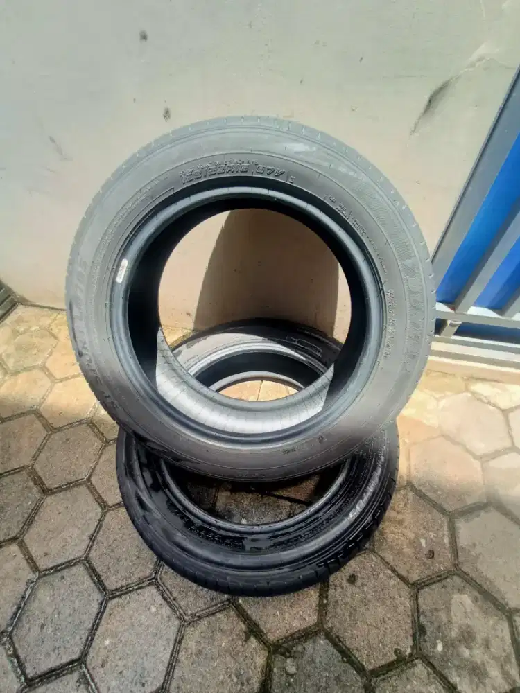 Ban Bekas copotan Sienta. ban Dunlop sp LM705