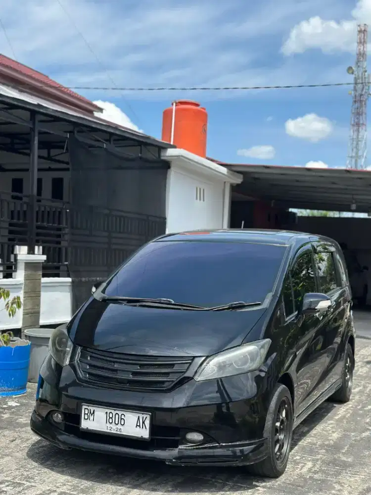 Honda freed 2011