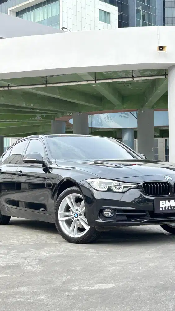 BMW 320i Sport Shadow 2019