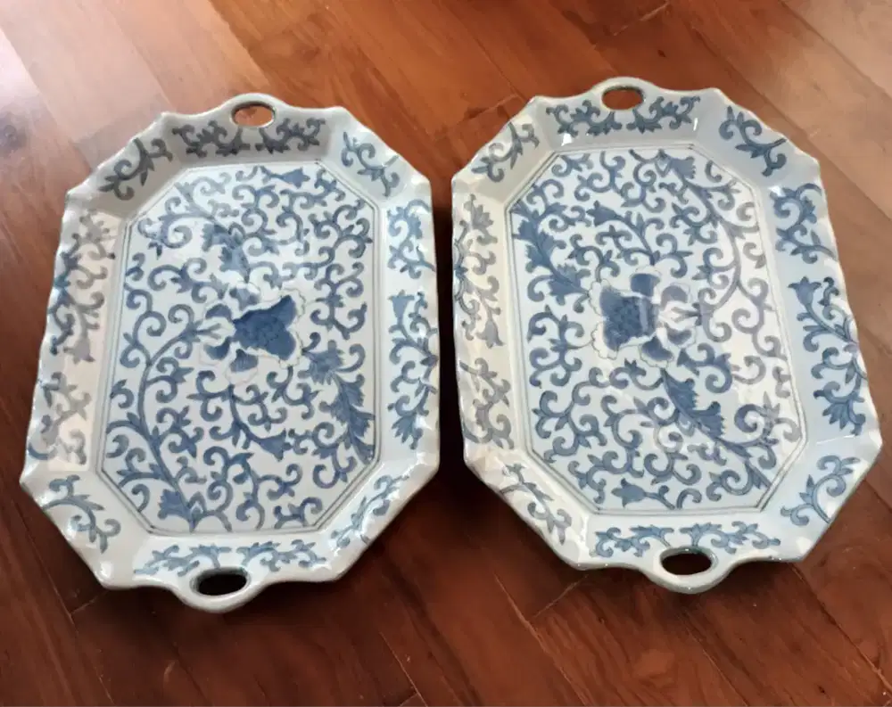 Nampan besar keramik Biru Putih