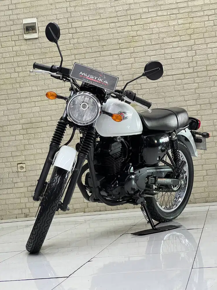 W175 SE Kondisi Super Mulus