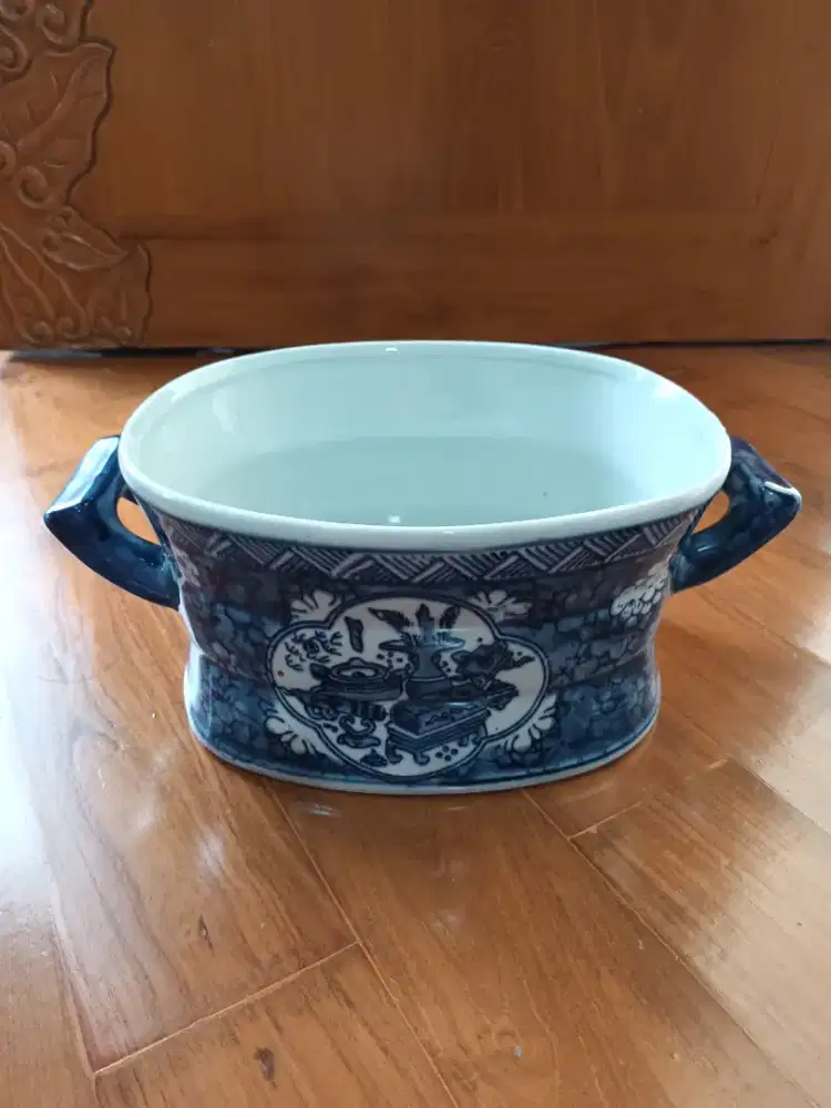 Bucket Keramik Biru Putih