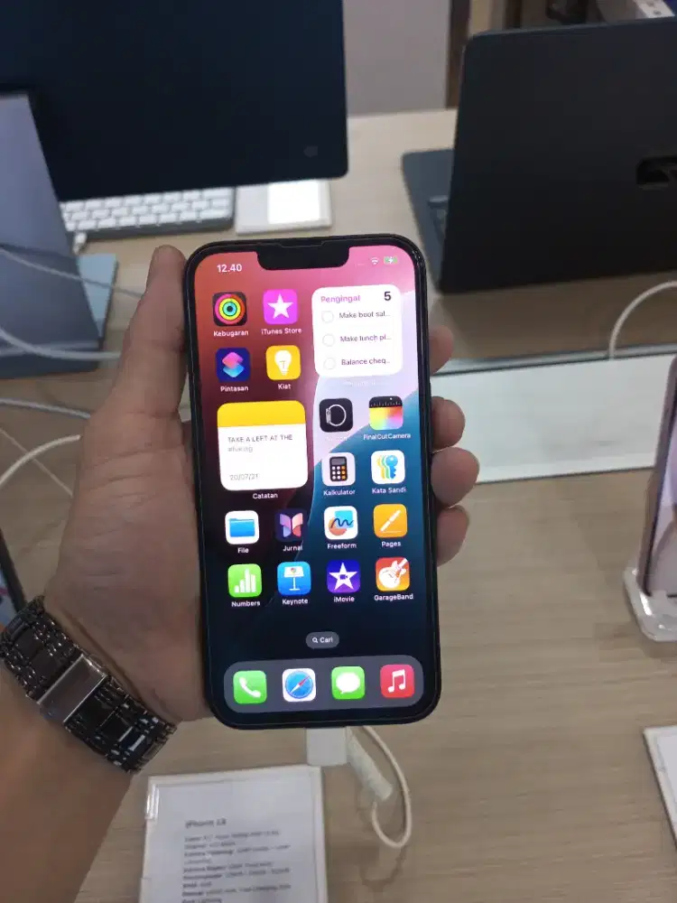 Cicilan bunga 0% dan free 2 bulan angsuran iPhone 13 128GB