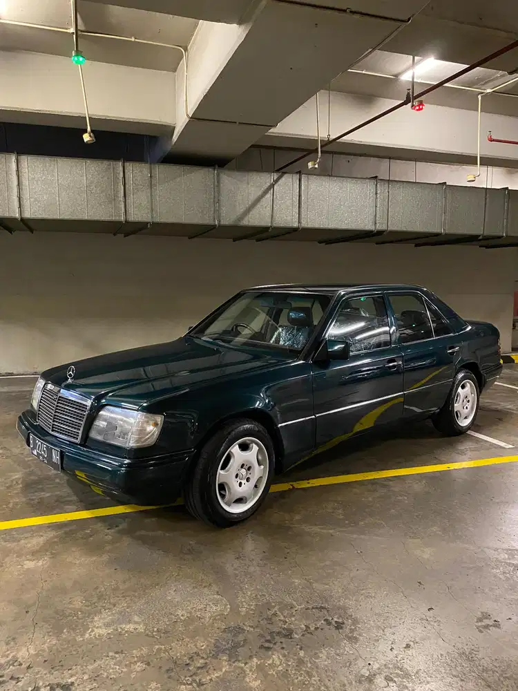 Mercedes-Benz E220 1994 Bensin