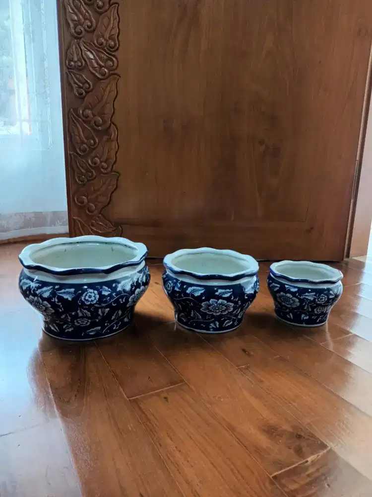 1 set Pot keramik biru putih