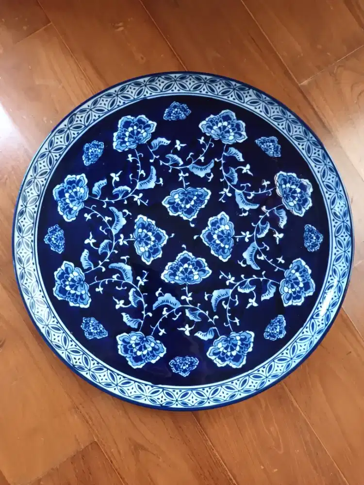 Piring Keramik Biru Putih + kaki
