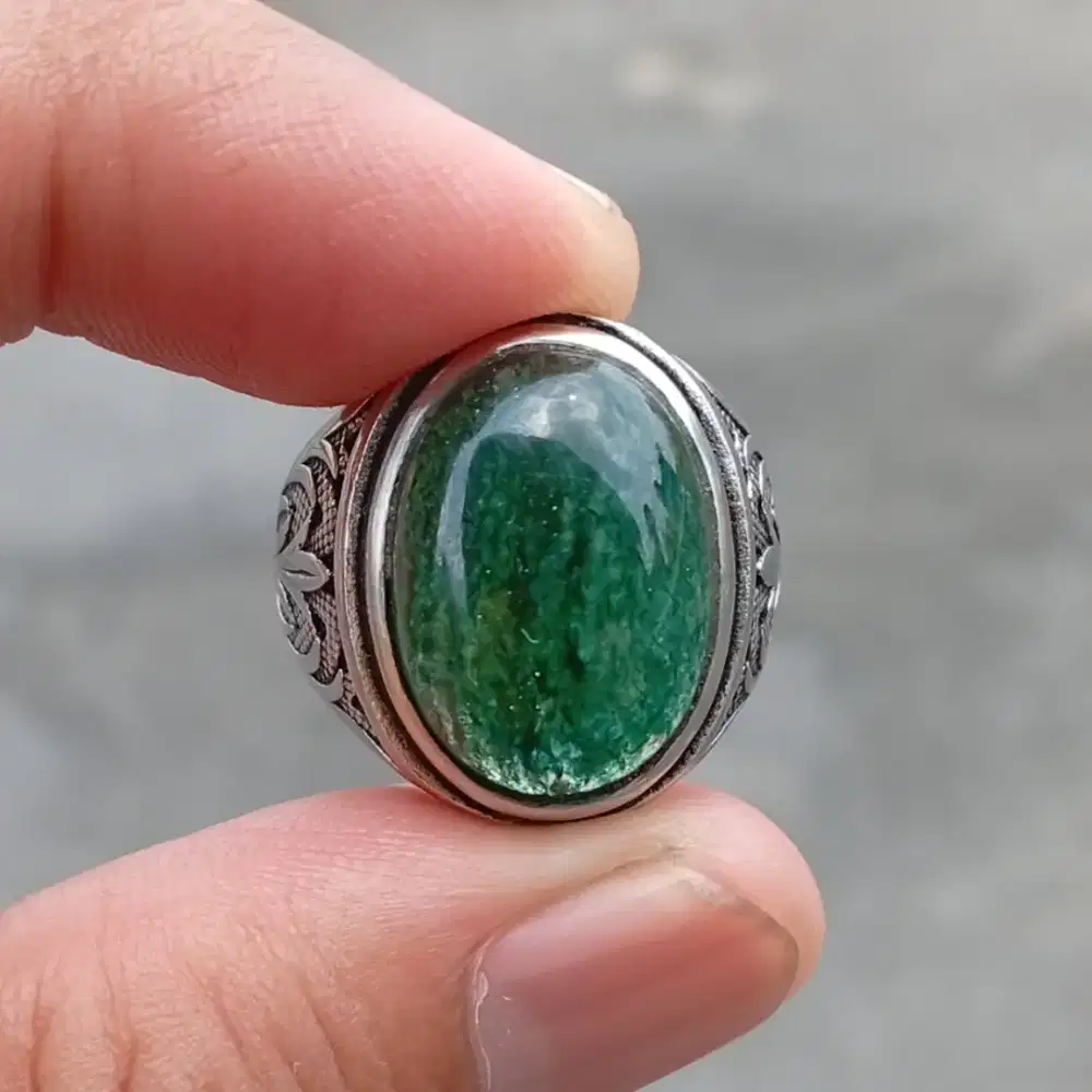 Natural Adventurine Quartz origin India 12.38 ct memo MRI