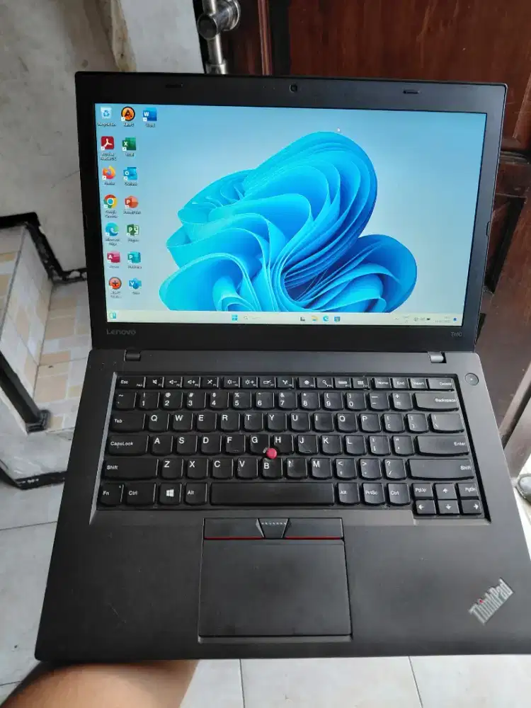 Thinkpad T460 i7 6600u/8/256 Batre Awet