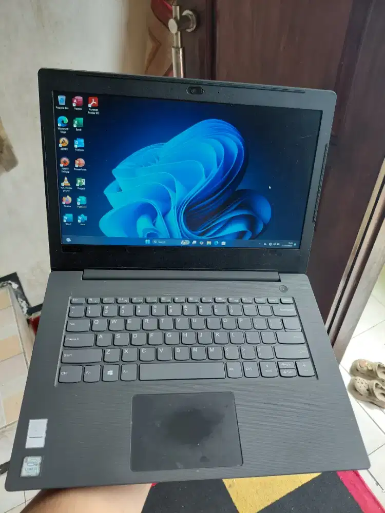 Lenovo V330 i3 7020u Ram8 ssd128+500GB