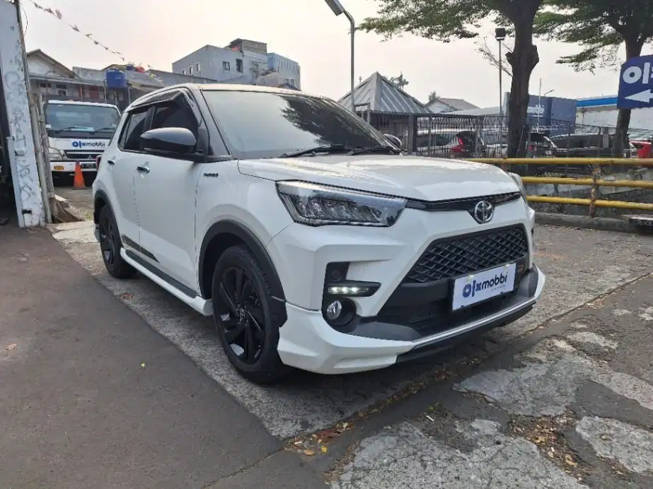 DP MURAH Toyota Raize 1.0 Turbo GR Sport Bensin-AT 2022 Putih CDFUB