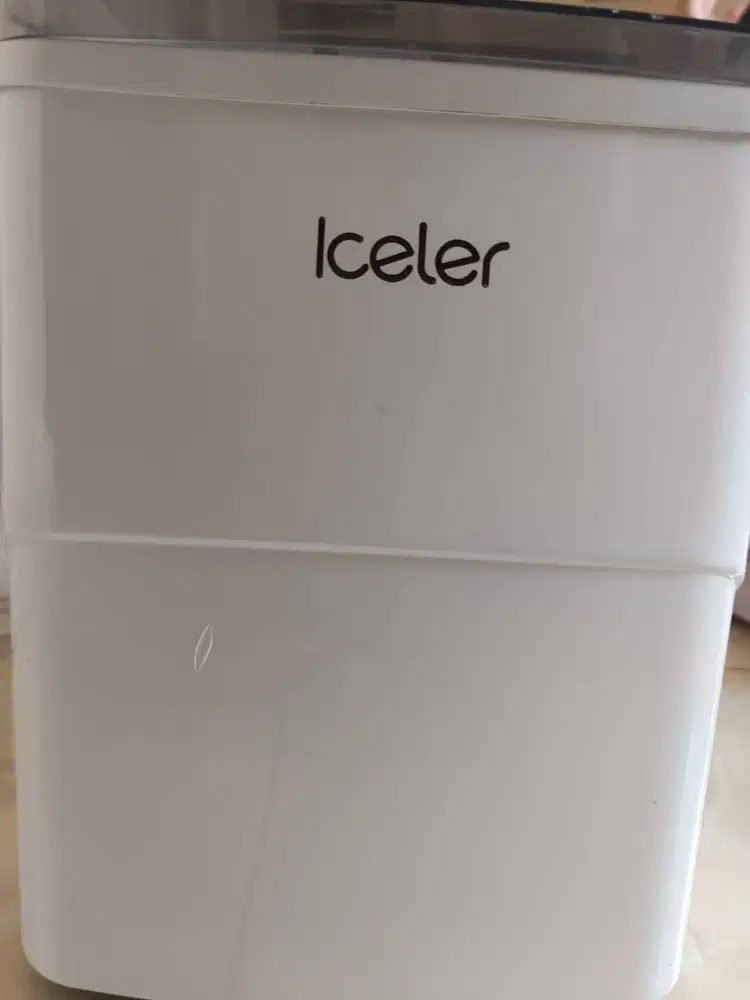 Iceler mesin pembuat es batu 12kg