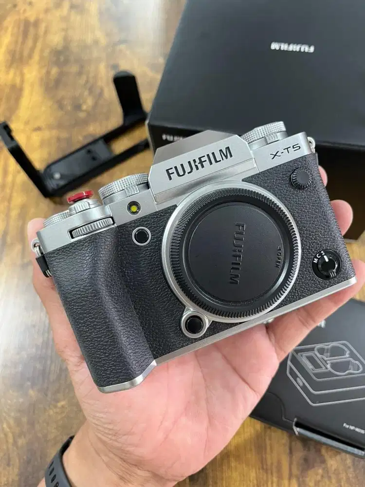 Fujifilm X-T5 body only mulus masih garansi