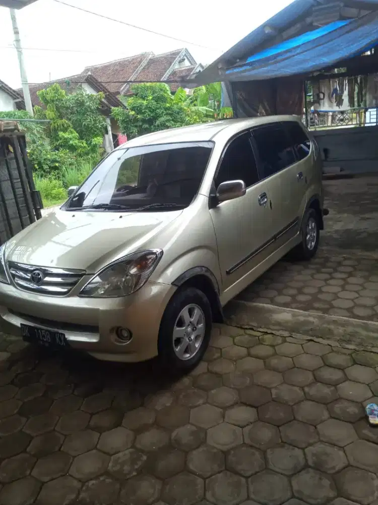 AVANZA 2024 KUNING METALIK