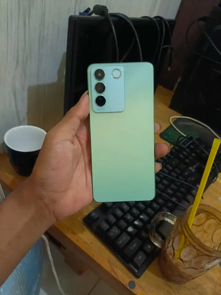 Vivo V27e 8/256 Mulus Like New