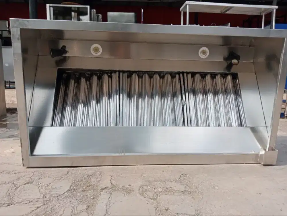 Hood + filter steinlis 
Ukuran P 170 L 50 T 90
ada sobek dikit