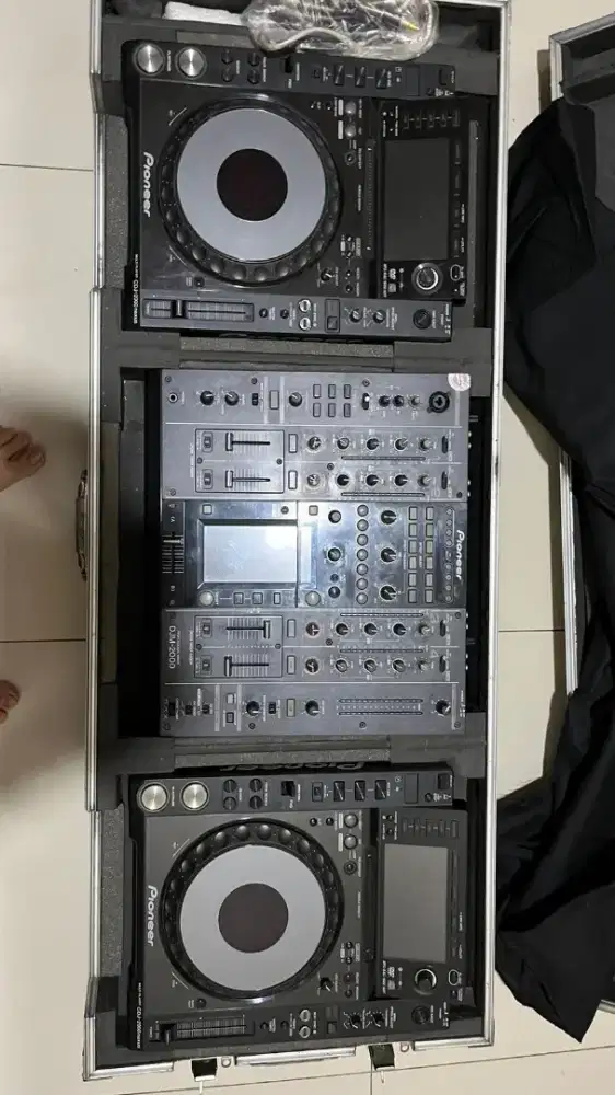 Cdj 2000 + DJM  Masi mulus
