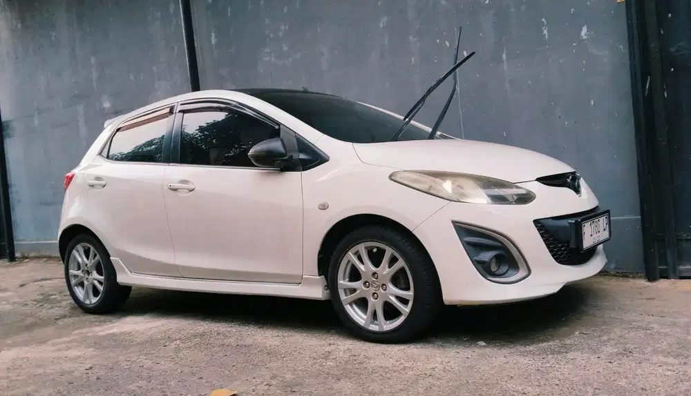 Mazda 2 2011 Bensin