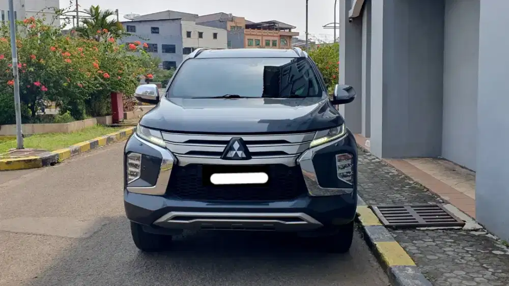 Mitsubishi pajero sport dakar 2023 sunroof abu cash kredit bisa