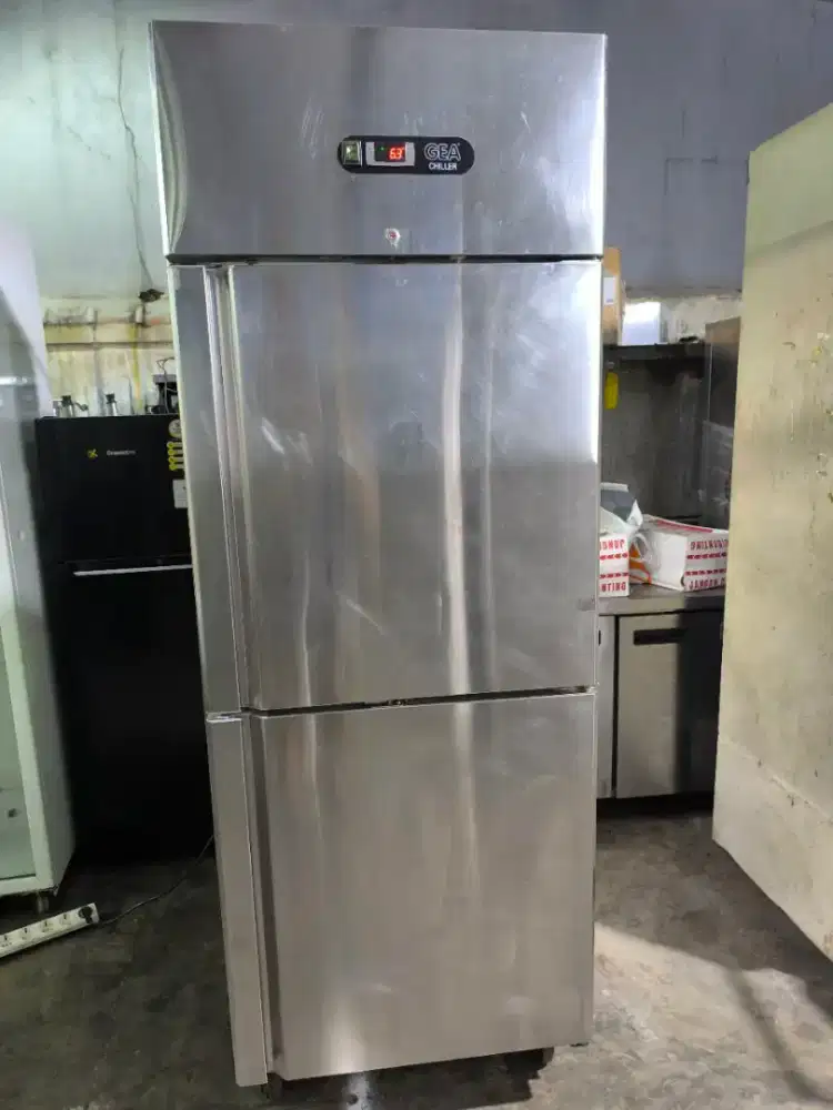 Upright chiller 2 pintu GEA 
Mesin ori 

Hrg 5jt