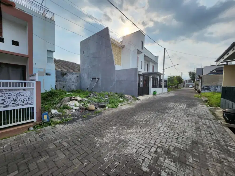 Rumah Inden Bangun dekat UNMER Malang