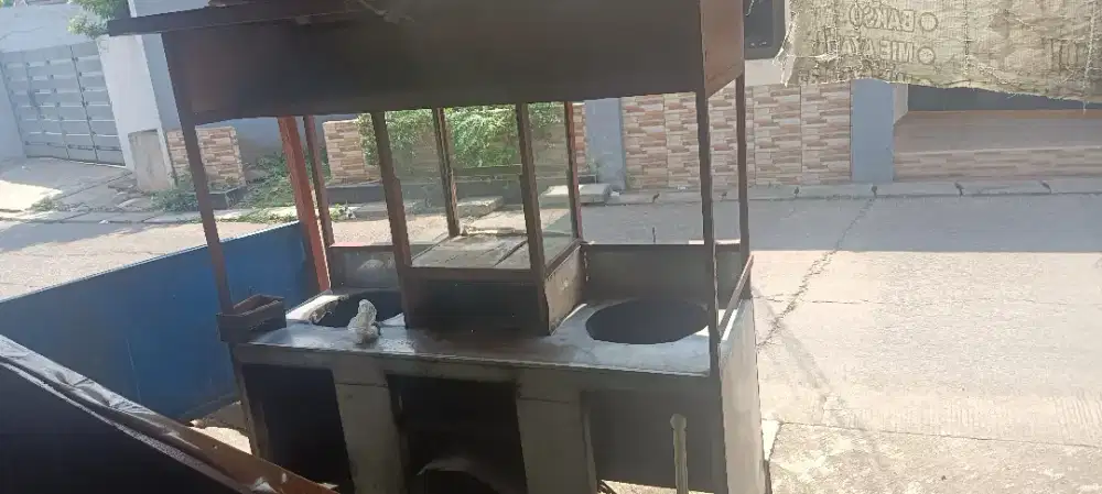 gerobak bakso mie ayam mangkal