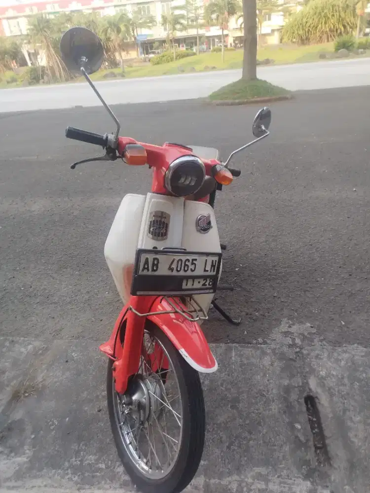 Honda c70 th 81