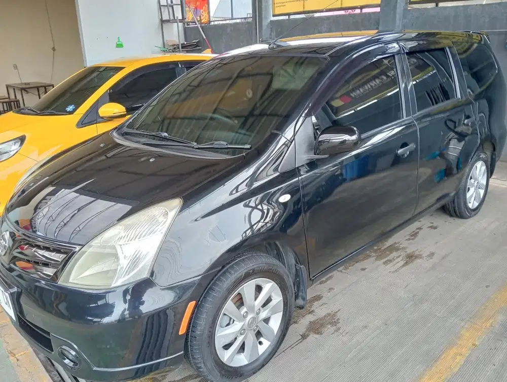 Nissan Grand livina 2012 Bensin