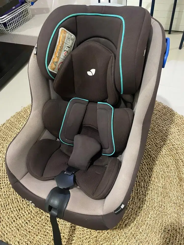 Carseat joie warna coklat