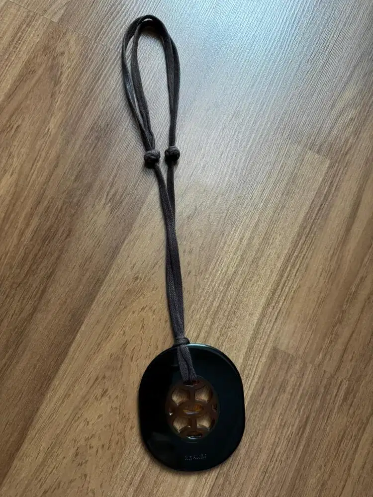 Kalung hermes horn