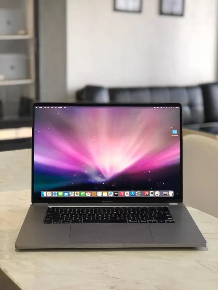 MacBook Pro 16inch 2019 Intel Core i7 DUAL VGA Touch Bar 32/512GB