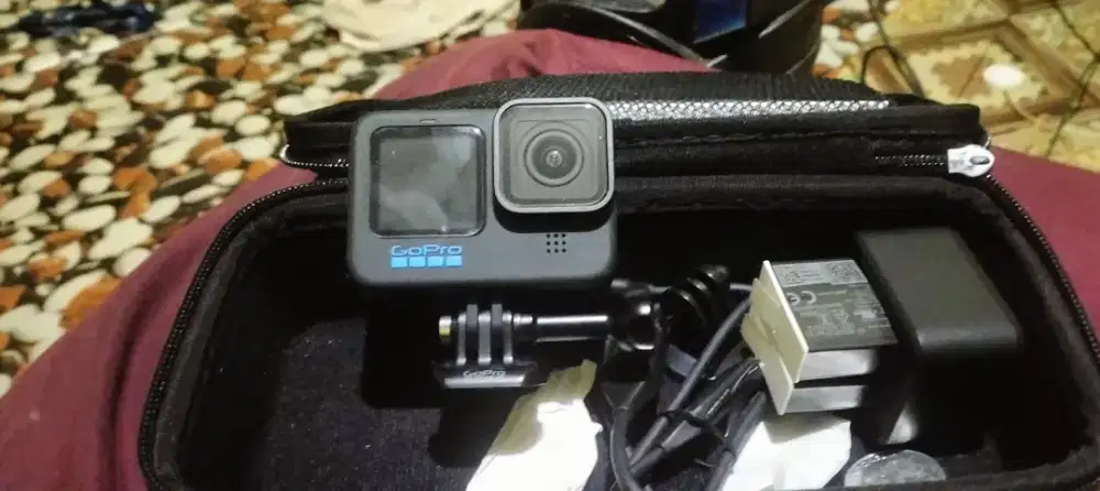 Go pro 11 black 1 tongsis 2 baterai