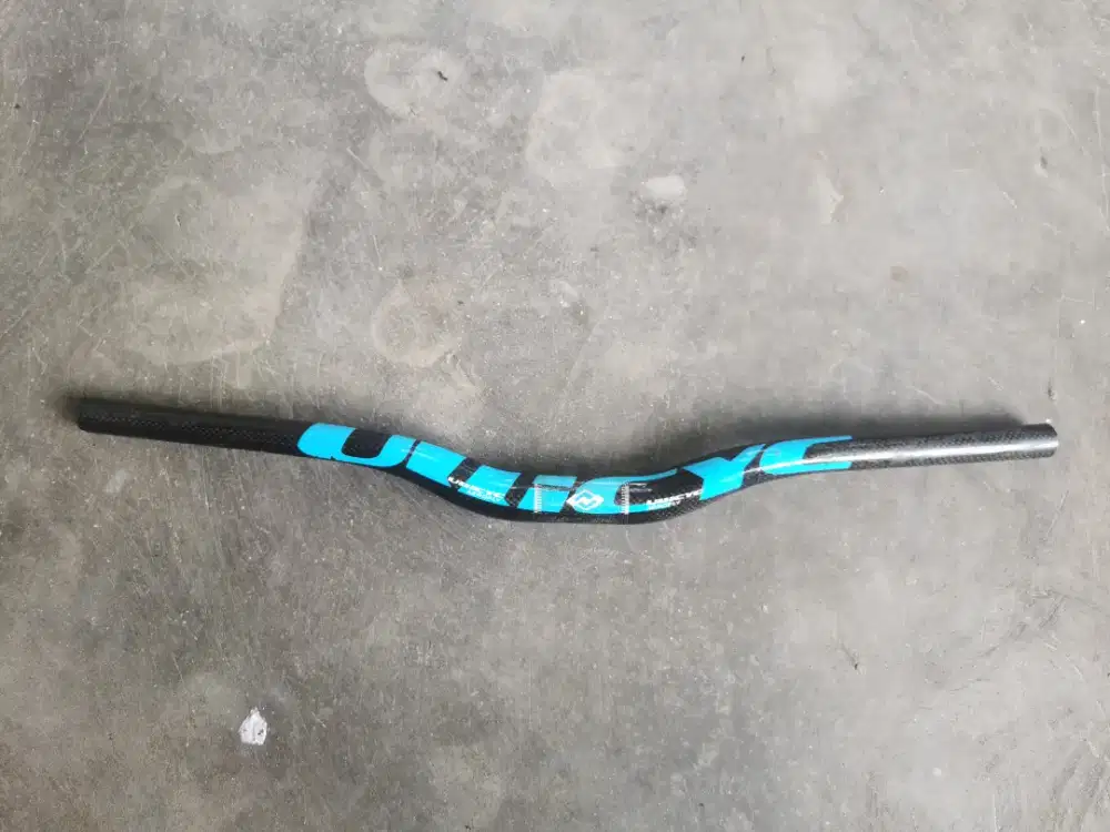 Handlebar stang sepeda carbon