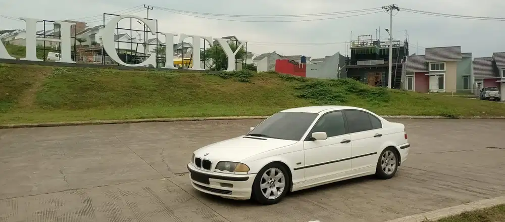 BMW 325i 2001 Bensin